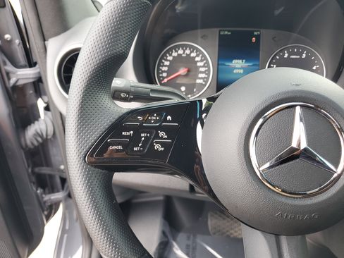 Used 2025 Mercedes-Benz Sprinter 2500 image 32