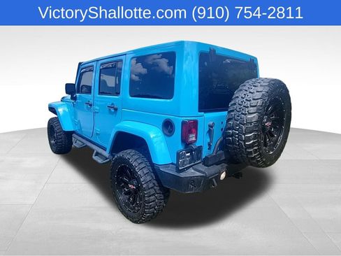 Used 2018 Jeep Wrangler Unlimited Sahara AWD/4WD image 15