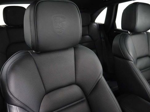 Used 2026 Porsche Macan AWD/4WD image 22