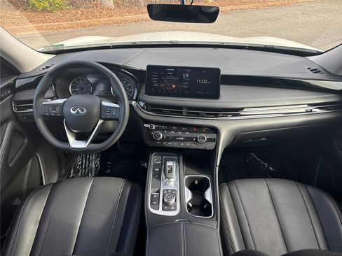 Certified 2025 INFINITI QX60 Pure image 12