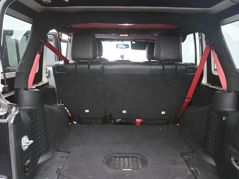 Used 2018 Jeep Wrangler Unlimited Rubicon image 23