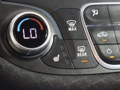 Used 2024 Chevrolet Malibu LT image 43