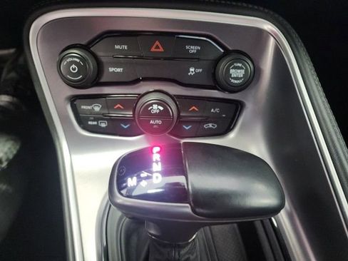 Used 2019 Dodge Challenger SXT RWD image 14