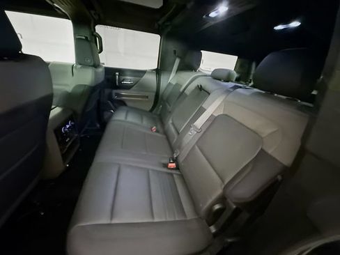 Used 2025 GMC Hummer EV 2X w/ LPO, Sport Package AWD/4WD image 26