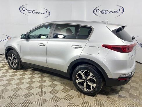 Used 2022 Kia Sportage LX image 4