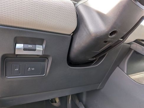 Used 2020 Land Rover Range Rover Evoque S image 16