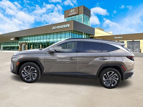 Certified 2025 Hyundai Tucson Limited AWD/4WD image 9