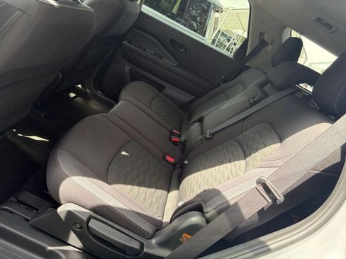 Used 2025 Nissan Pathfinder SV AWD/4WD image 28