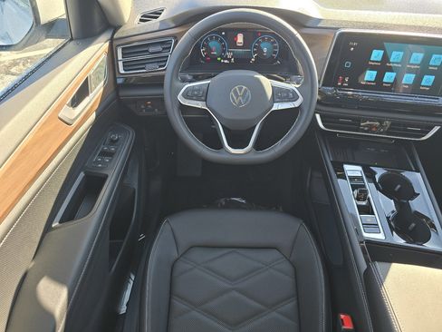 New 2026 Volkswagen Atlas SE image 15