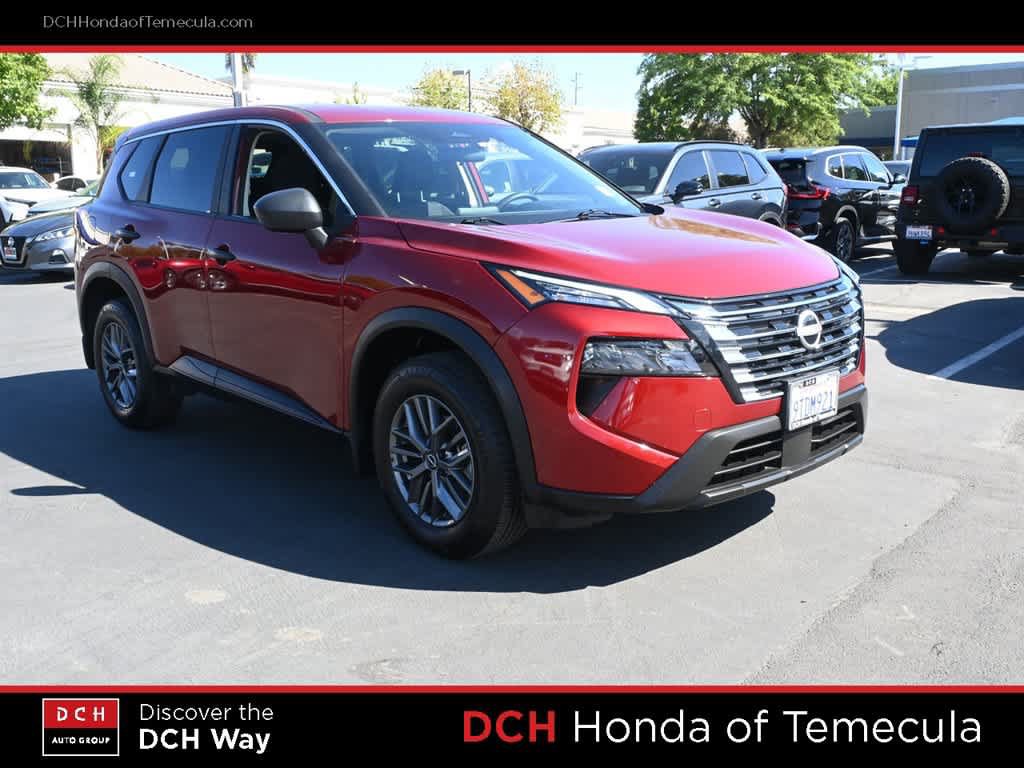 Used 2025 Nissan Rogue S FWD image 3