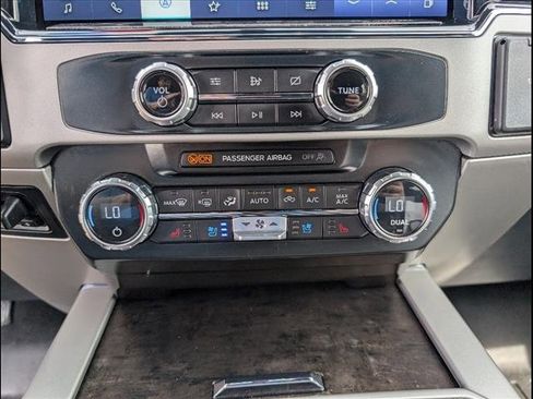 Used 2022 Ford F250 Lariat w/ Lariat Ultimate Package image 12