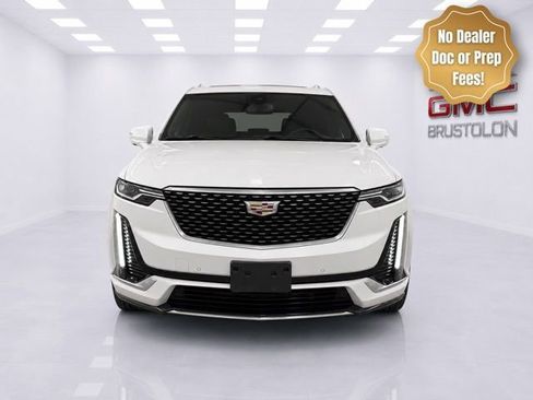 Used 2023 Cadillac XT6 Premium Luxury AWD/4WD image 2