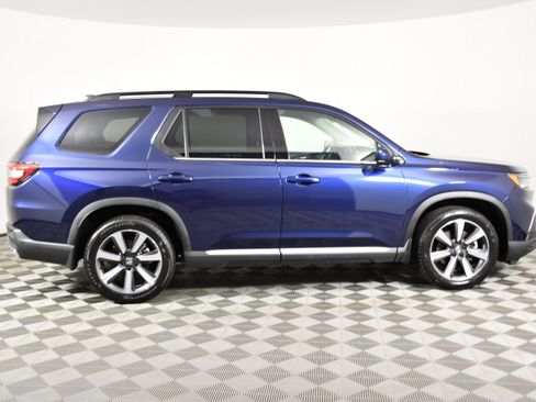Used 2025 Honda Pilot Touring image 5