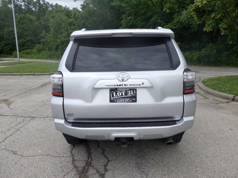 Used 2018 Toyota 4Runner SR5 Premium AWD/4WD image 8