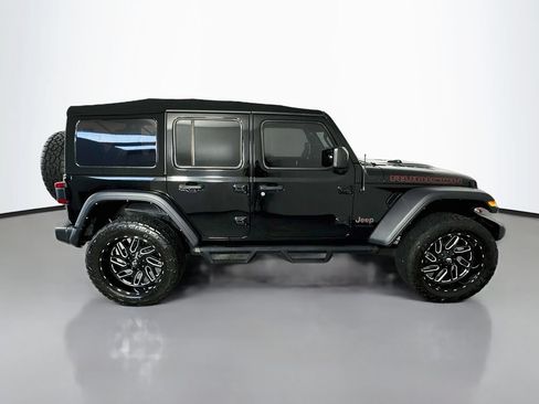 Used 2022 Jeep Wrangler Unlimited Rubicon w/ LED Lighting Group AWD/4WD image 8
