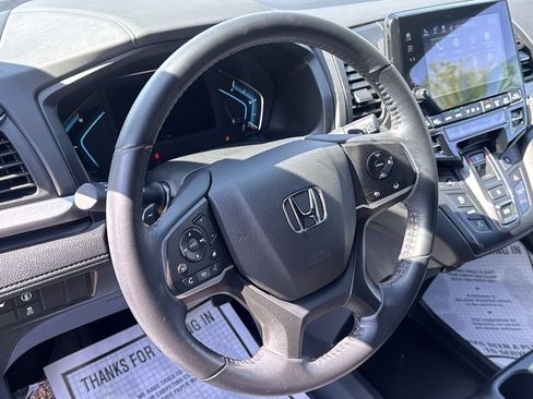 Used 2024 Honda Odyssey Sport image 11