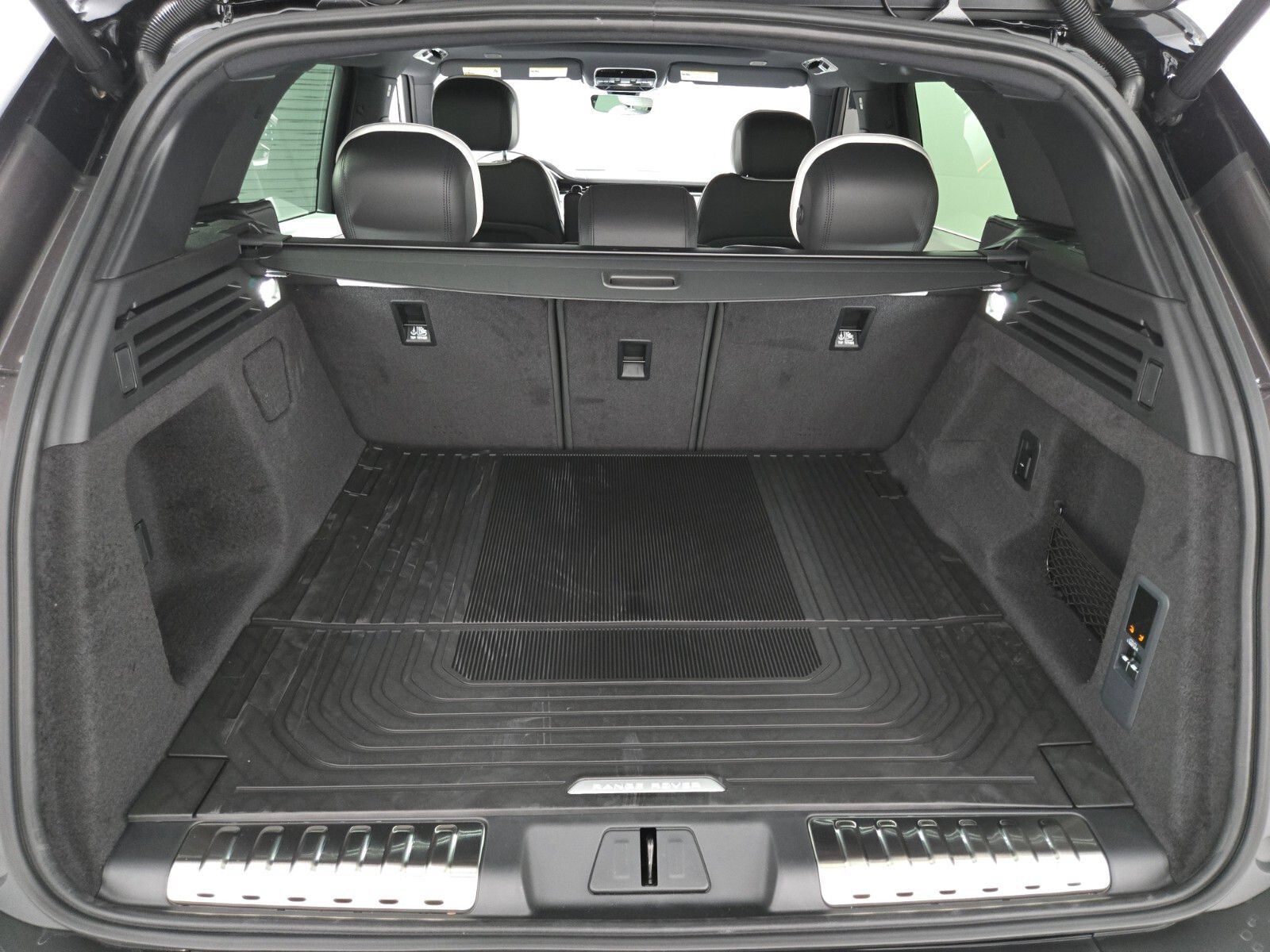 New 2026 Land Rover Range Rover Sport Dynamic SE AWD/4WD image 15