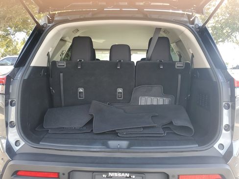 Used 2024 Nissan Pathfinder S w/ Cargo Package image 8