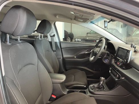 Used 2018 Hyundai Elantra GT image 28