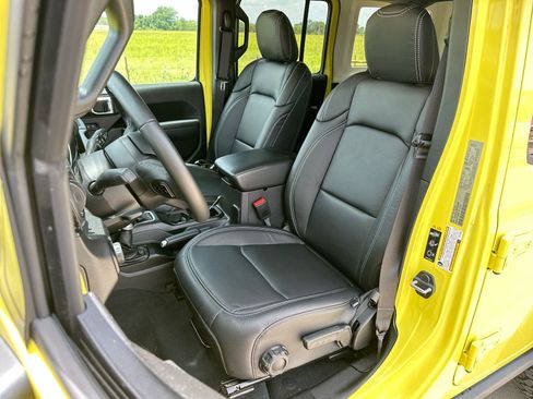 Used 2022 Jeep Wrangler Unlimited Sport image 11