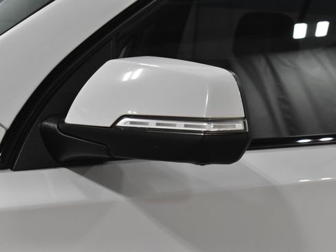 Used 2022 Chevrolet Traverse RS FWD image 39