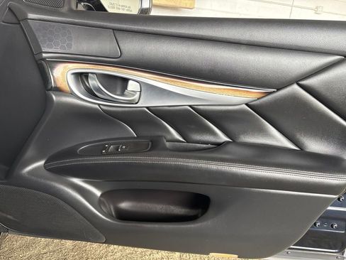 Used 2016 INFINITI Q70 L 3.7 w/ Deluxe Touring Package RWD image 17