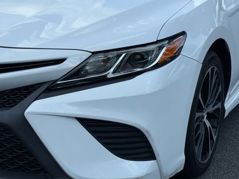 Used 2019 Toyota Camry SE FWD image 10