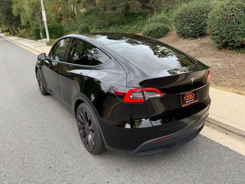 Used 2022 Tesla Model Y Performance image 21