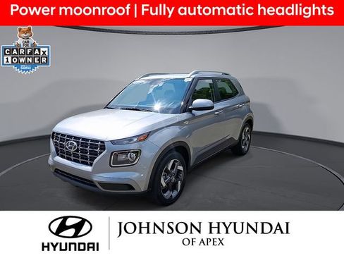 Certified 2026 Hyundai Venue SEL FWD image 4