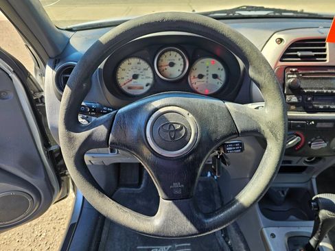Used 2003 Toyota RAV4 4WD image 28