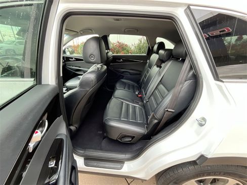 Used 2019 Kia Sorento EX image 31
