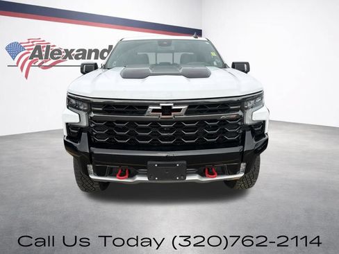 Used 2023 Chevrolet Silverado 1500 ZR2 AWD/4WD image 2