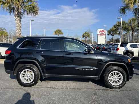 Used 2019 Jeep Grand Cherokee Laredo image 11