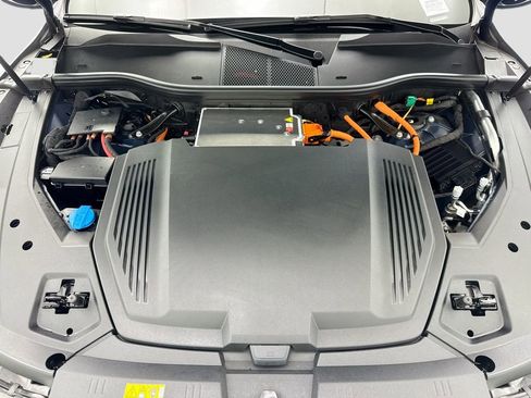 Certified 2023 Audi e-tron Prestige w/ Prestige Package AWD/4WD image 28