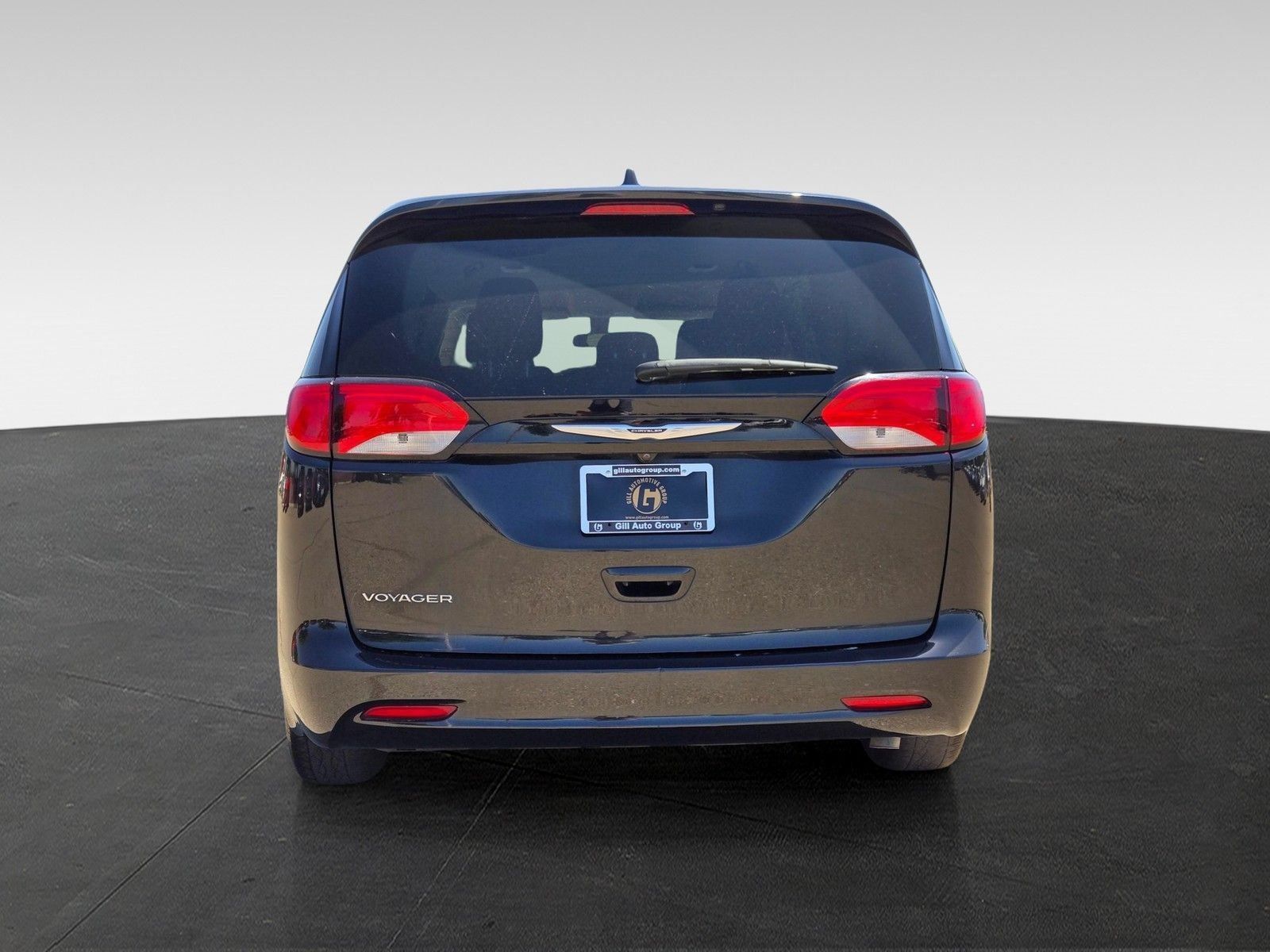 Used 2022 Chrysler Voyager LX FWD image 6