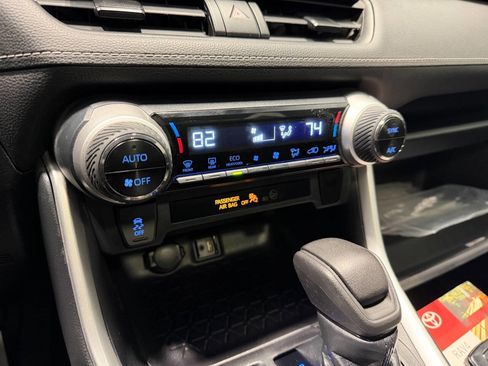 Used 2019 Toyota RAV4 XLE image 29