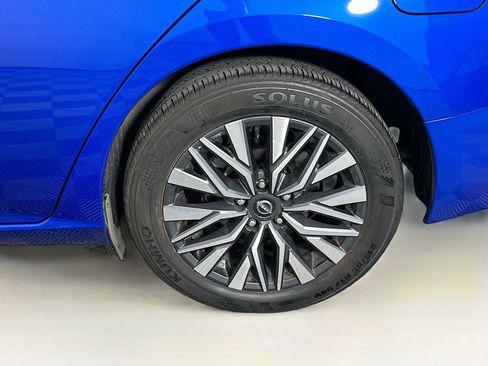 Used 2025 Nissan Altima 2.5 SV image 11