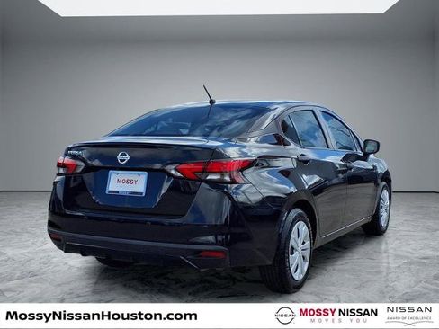 Certified 2020 Nissan Versa S image 7