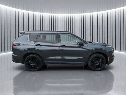 New 2026 Mitsubishi Outlander SEL Black Edition FWD image 3