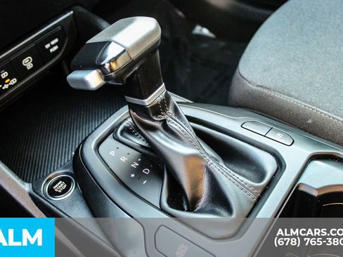 Used 2025 Kia K4 LXS image 33