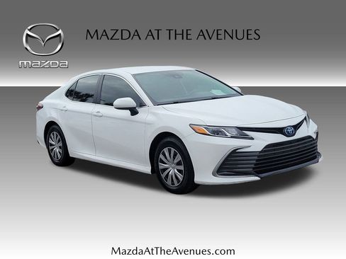 Used 2023 Toyota Camry LE image 3