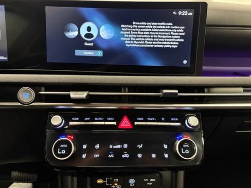 Certified 2025 Hyundai Tucson Limited FWD image 15
