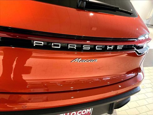 Used 2025 Porsche Macan image 37