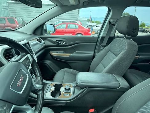 Used 2020 GMC Acadia SLE w/ GMC Pro Grade Package AWD/4WD image 12