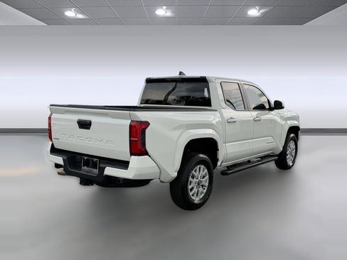 Used 2026 Toyota Tacoma SR5 RWD image 9