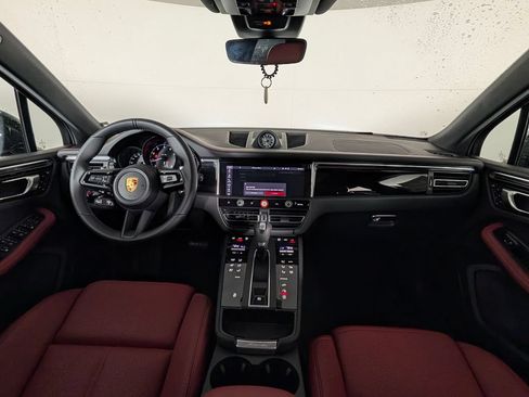 New 2026 Porsche Macan AWD/4WD image 20