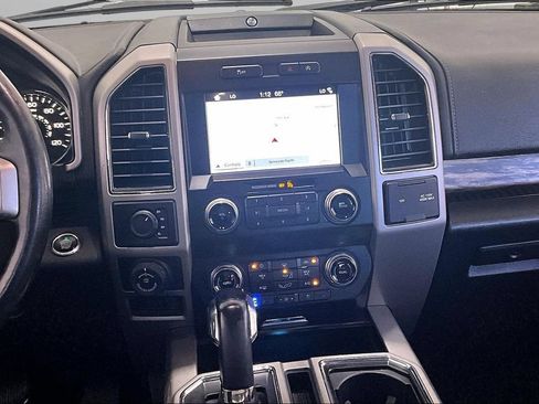 Used 2019 Ford F150 Lariat w/ Equipment Group 502A Luxury AWD/4WD image 9