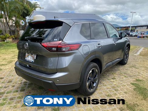 Used 2025 Nissan Rogue SV FWD image 7