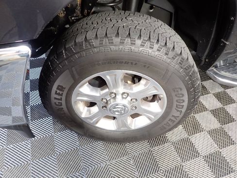 Used 2020 RAM 2500 Big Horn w/ Level 1 Equipment Group AWD/4WD image 35