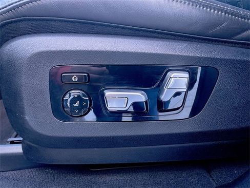 Used 2025 BMW X7 xDrive40i image 12